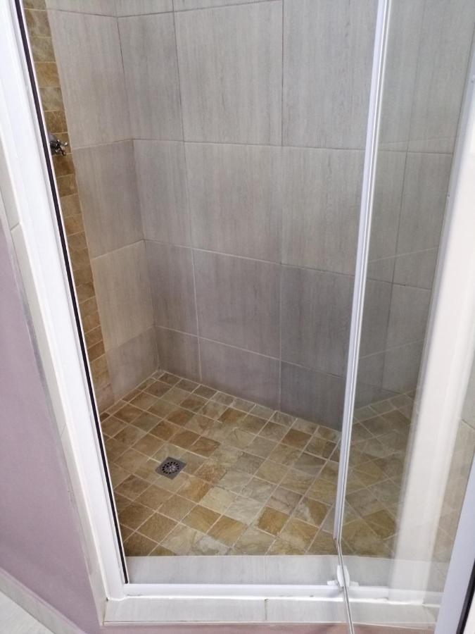10 Windell Self Catering Accommodation Дурбанвиль Экстерьер фото